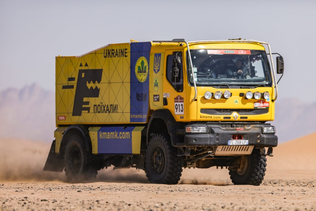 Команда КМАМК на Dakar 2022