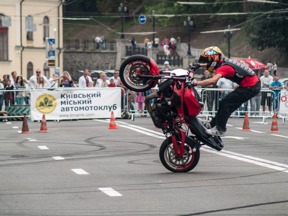 Автоспортивне свято у Києві на День Незалежності 24 серпня 2013 року - КМАМК