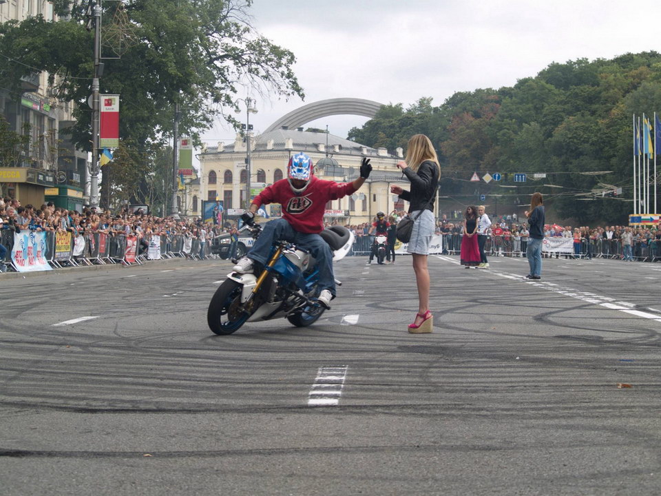 Автоспортивне свято у Києві на День Незалежності 24 серпня 2013 року - КМАМК
