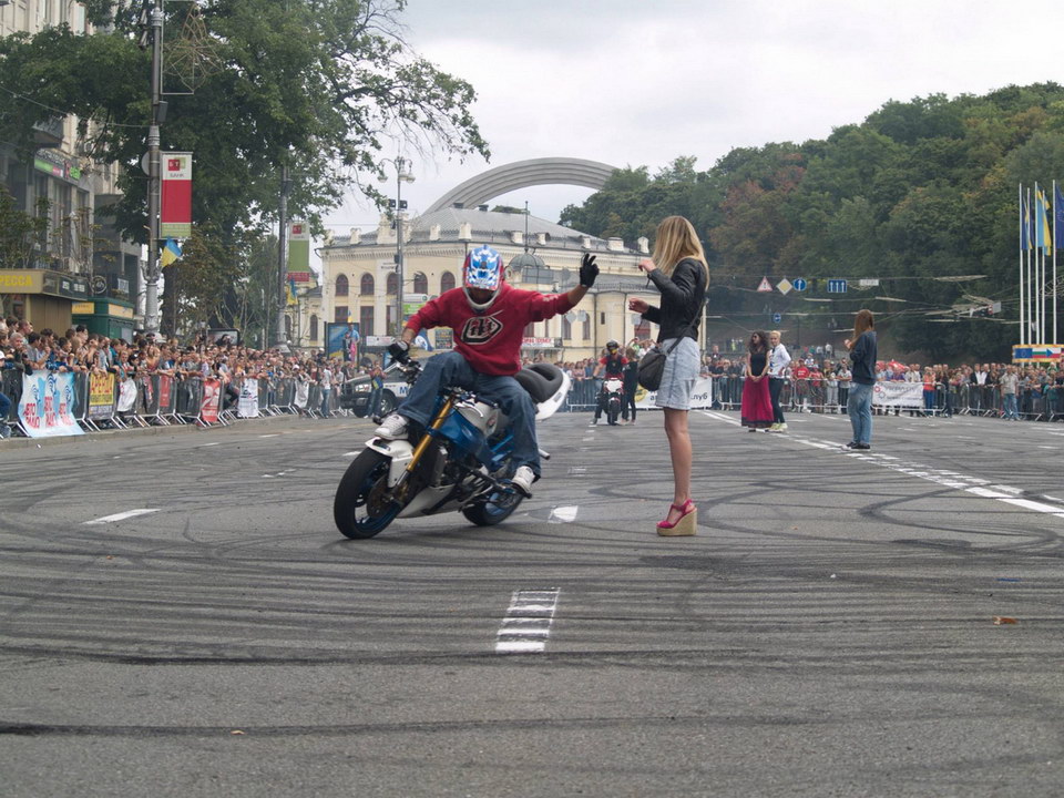 Автоспортивне свято у Києві на День Незалежності 24 серпня 2013 року - КМАМК