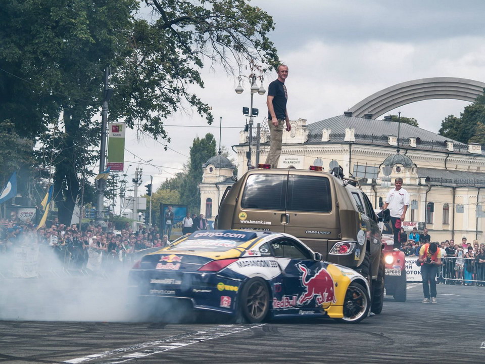 Автоспортивне свято у Києві на День Незалежності 24 серпня 2013 року - КМАМК