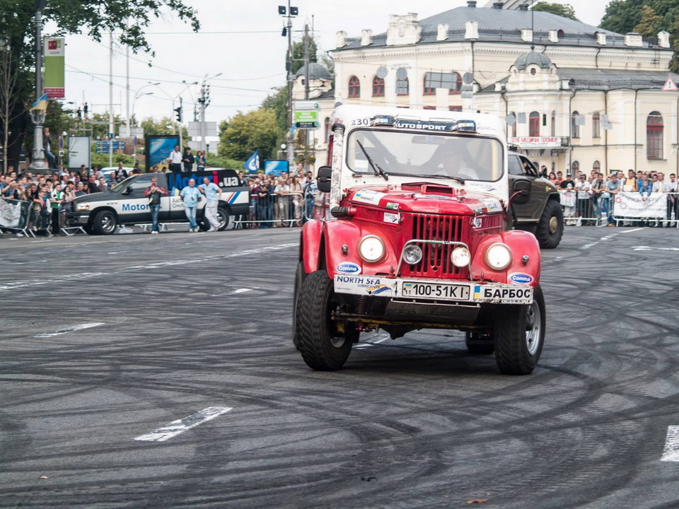 Автоспортивне свято у Києві на День Незалежності 24 серпня 2013 року - КМАМК