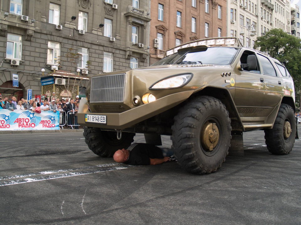 Автоспортивне свято у Києві на День Незалежності 24 серпня 2013 року - КМАМК