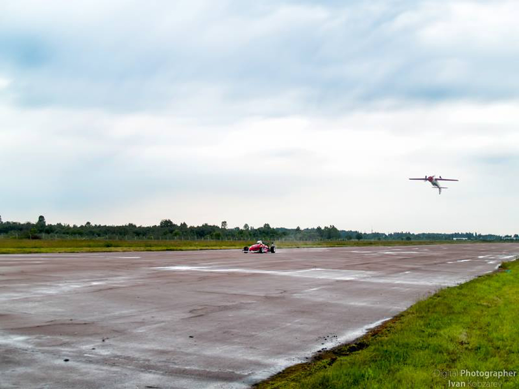 «Formula-3 проти літака — Рекорд 2014»